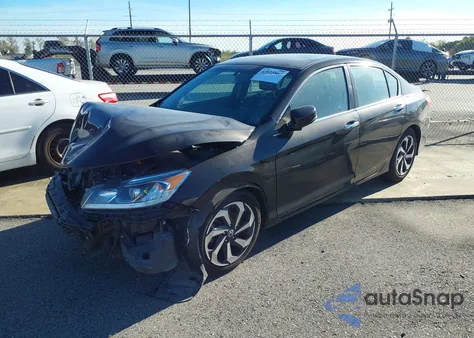 2017 Honda Accord Ex-L z USA, uszkodzony, nr VIN 1HGCR2F81HA037528